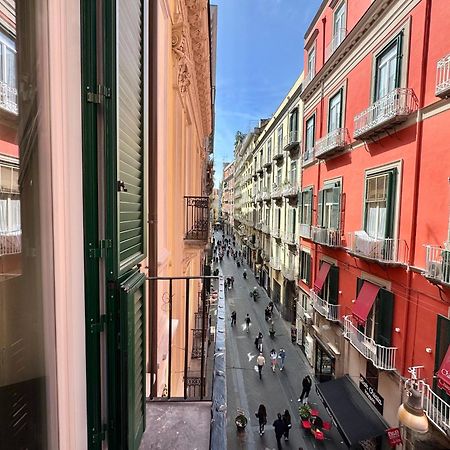 Alma De Chiaja - Design Suites & Apartments Naples Luaran gambar