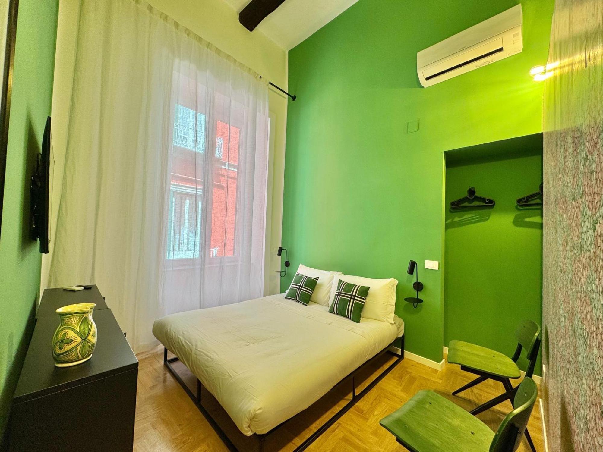 Alma De Chiaja - Design Suites & Apartments Naples Luaran gambar