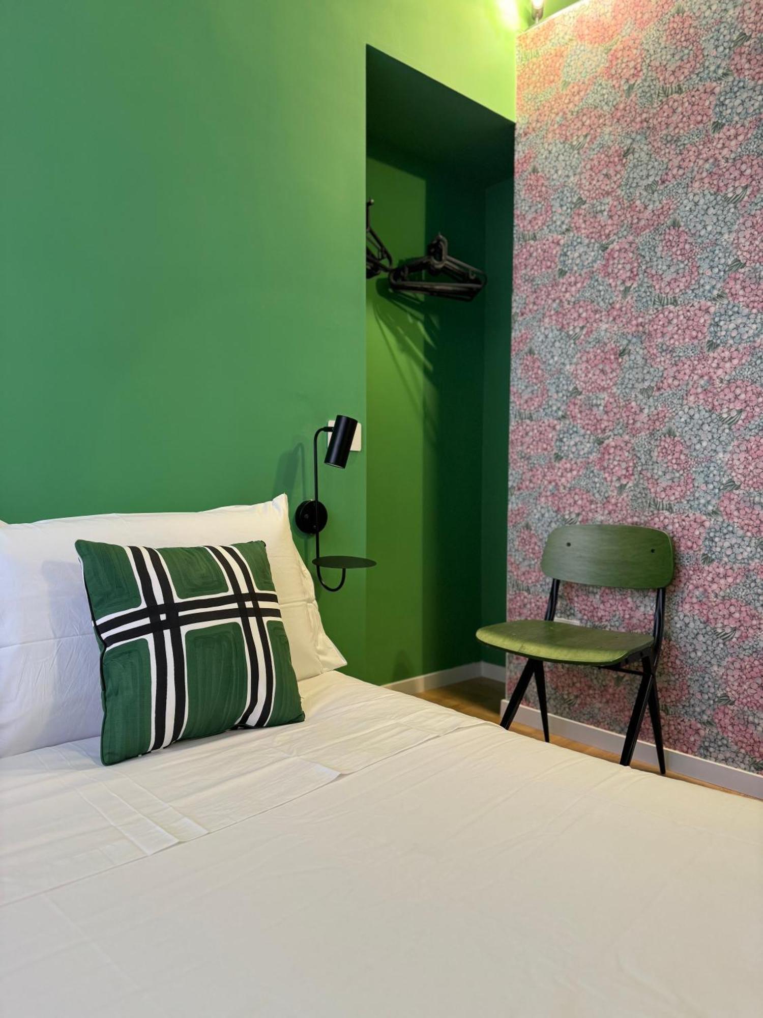 Alma De Chiaja - Design Suites & Apartments Naples Luaran gambar