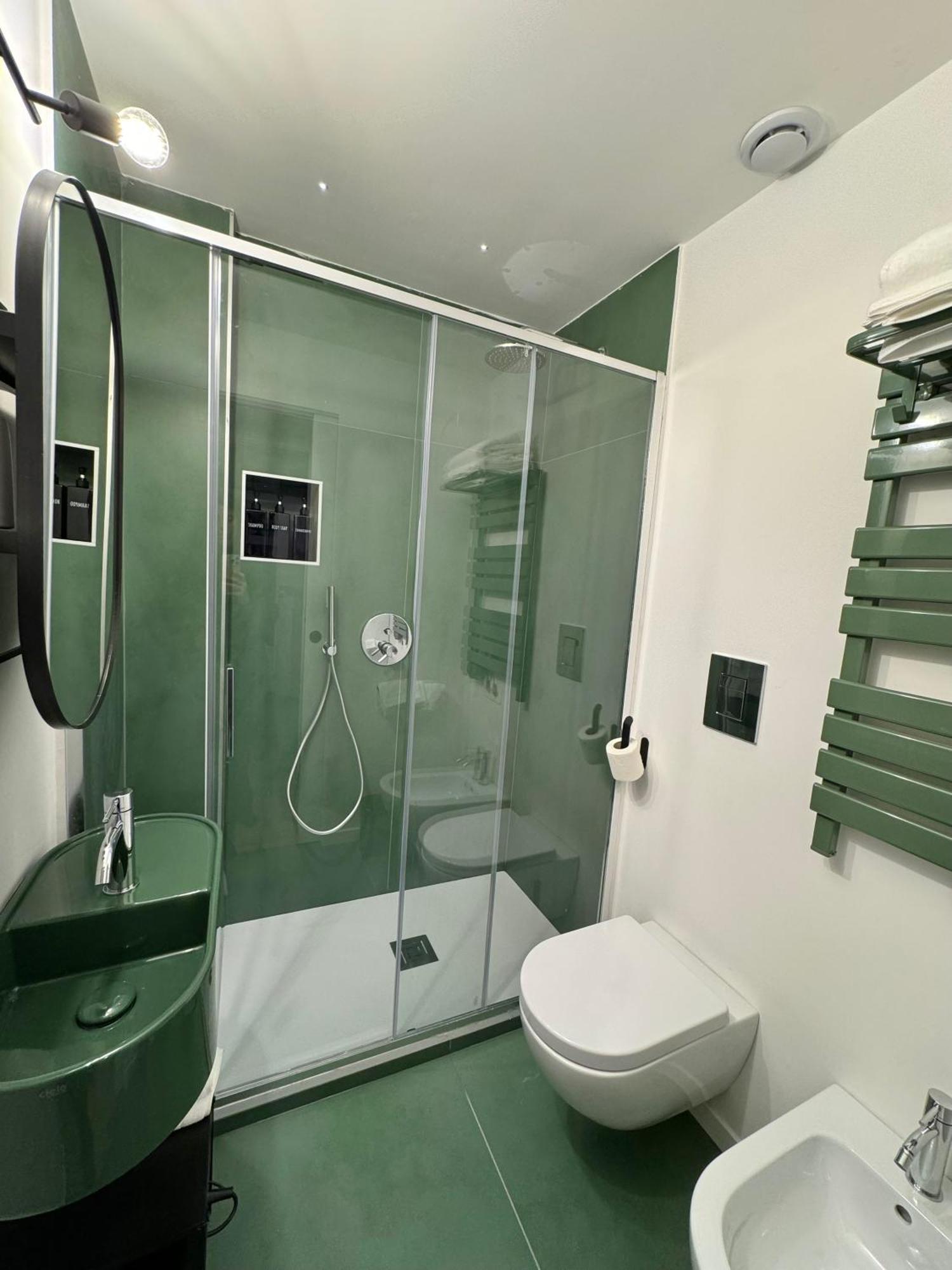 Alma De Chiaja - Design Suites & Apartments Naples Luaran gambar