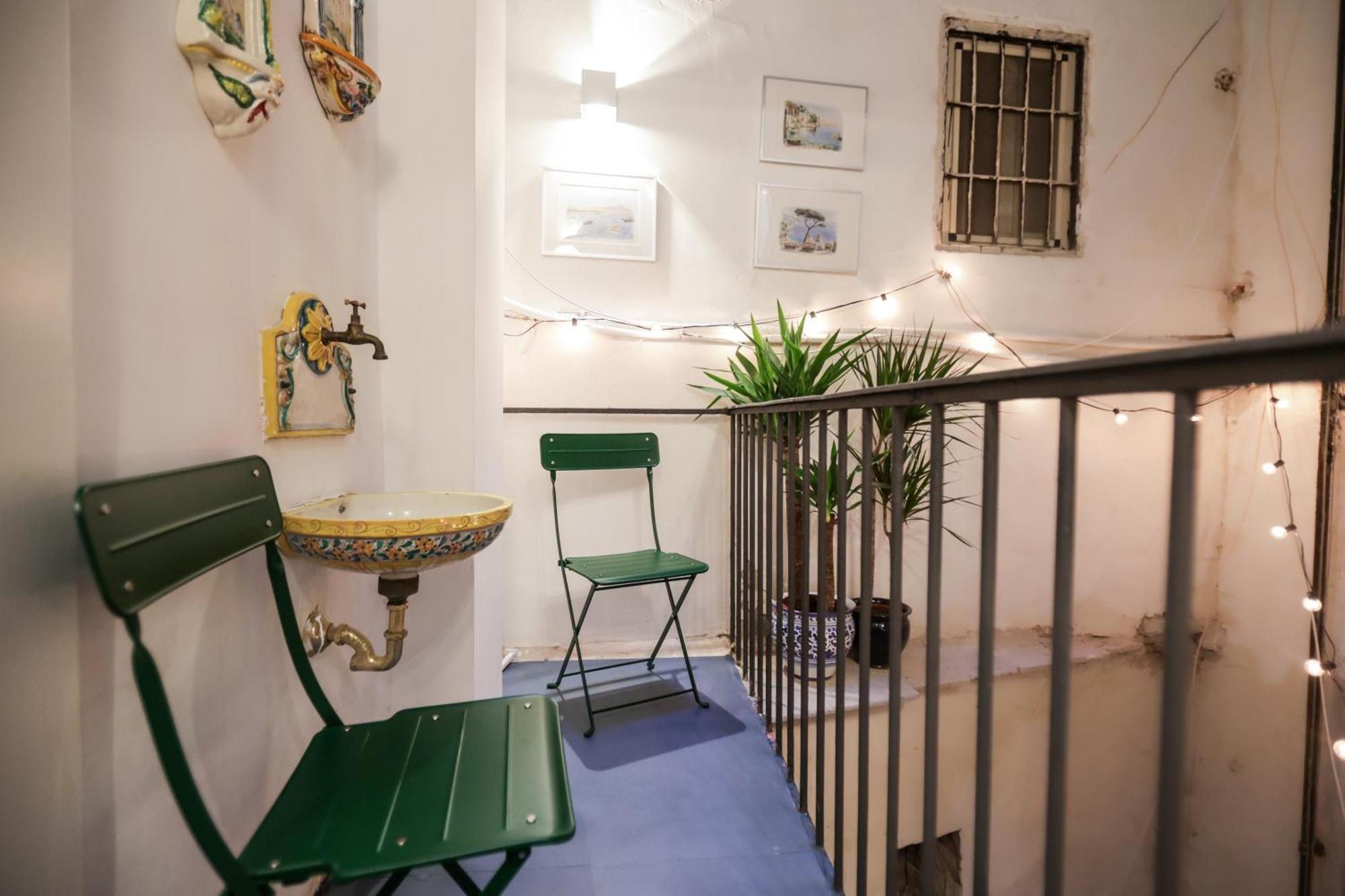 Alma De Chiaja - Design Suites & Apartments Naples Luaran gambar