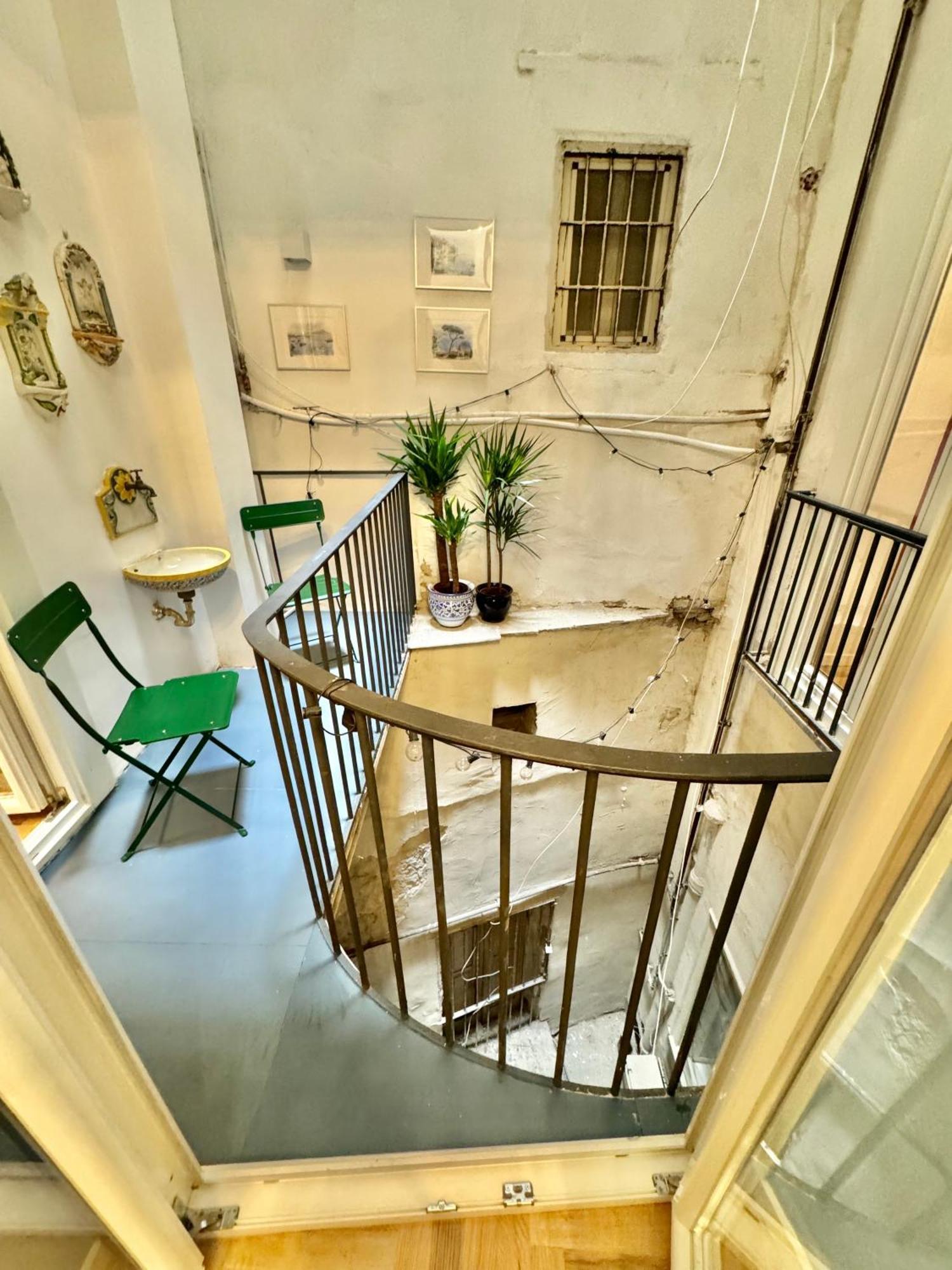 Alma De Chiaja - Design Suites & Apartments Naples Luaran gambar