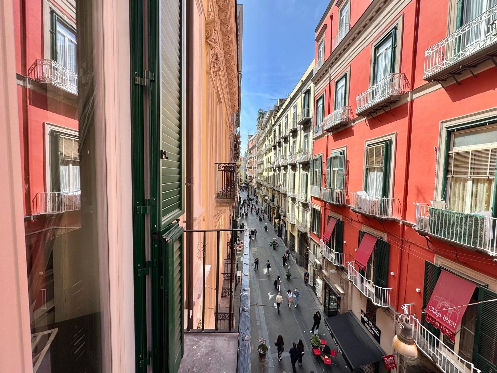 Alma De Chiaja - Design Suites & Apartments Naples Luaran gambar